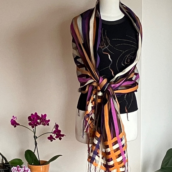 LIGHTWEIGHT SHAWL WRAP SCARF FRINGED ENDS BLACK SHEER COLORED STRIPES - Picture 6 of 13